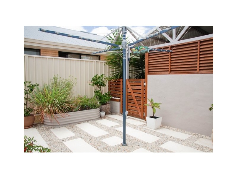 8 Topsail Street, Drummond Cove WA 6532