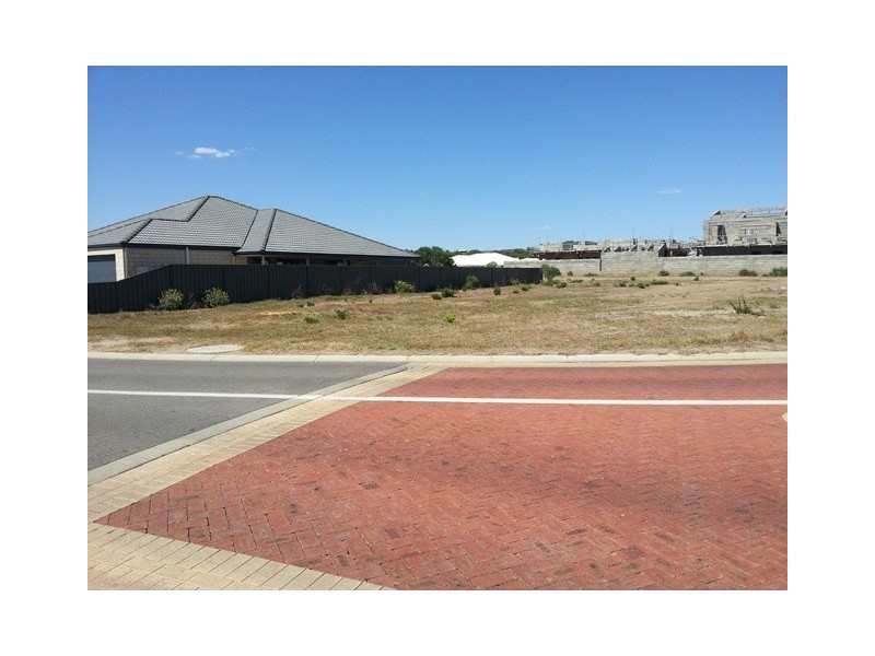 33 Stillwater Avenue, Drummond Cove WA 6532