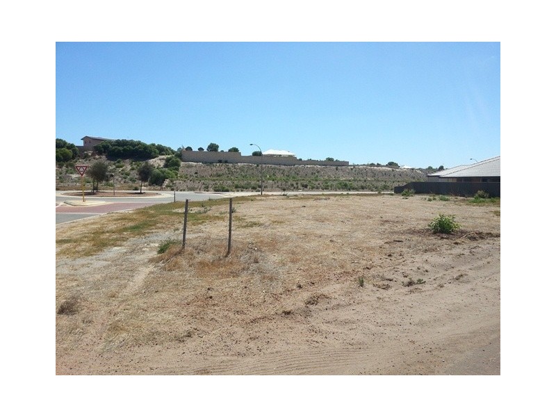 33 Stillwater Avenue, Drummond Cove WA 6532