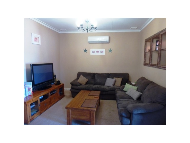 41 Whitfield Street, Beachlands WA 6530