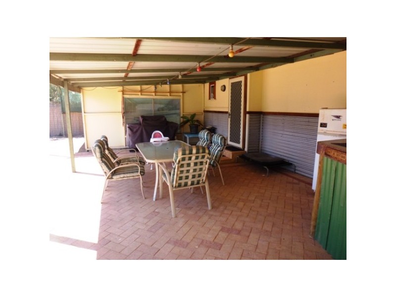 41 Whitfield Street, Beachlands WA 6530