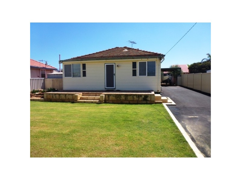 41 Whitfield Street, Beachlands WA 6530