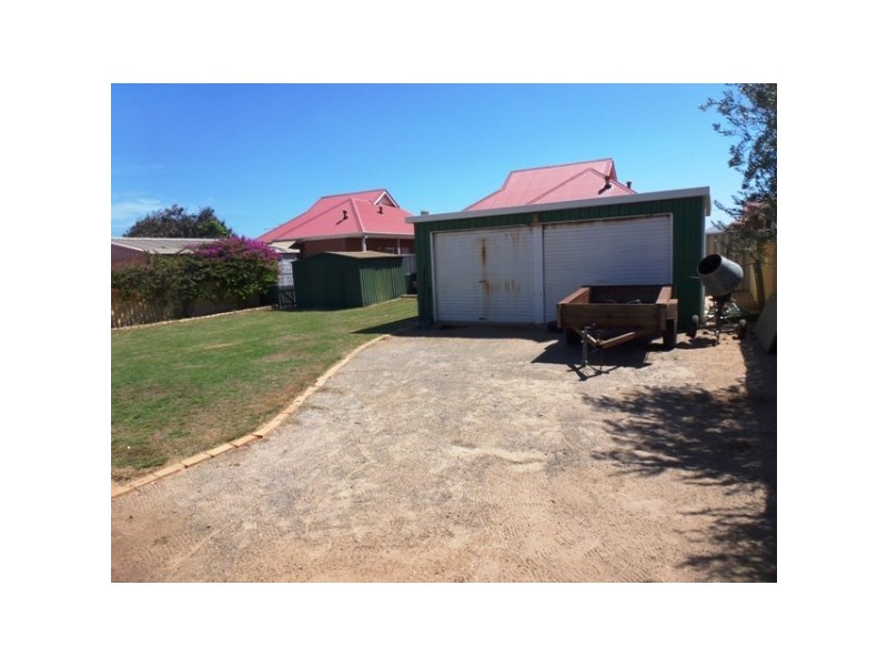 41 Whitfield Street, Beachlands WA 6530