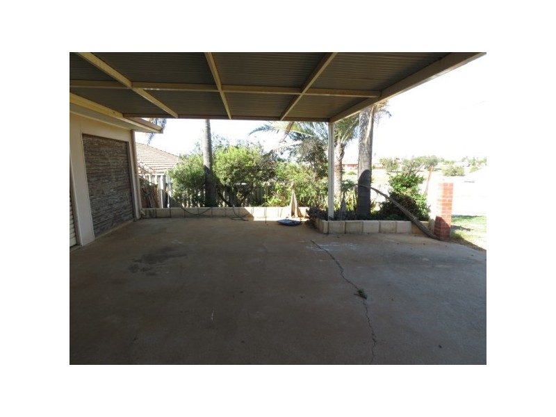 2 Jade Place, Rangeway WA 6530