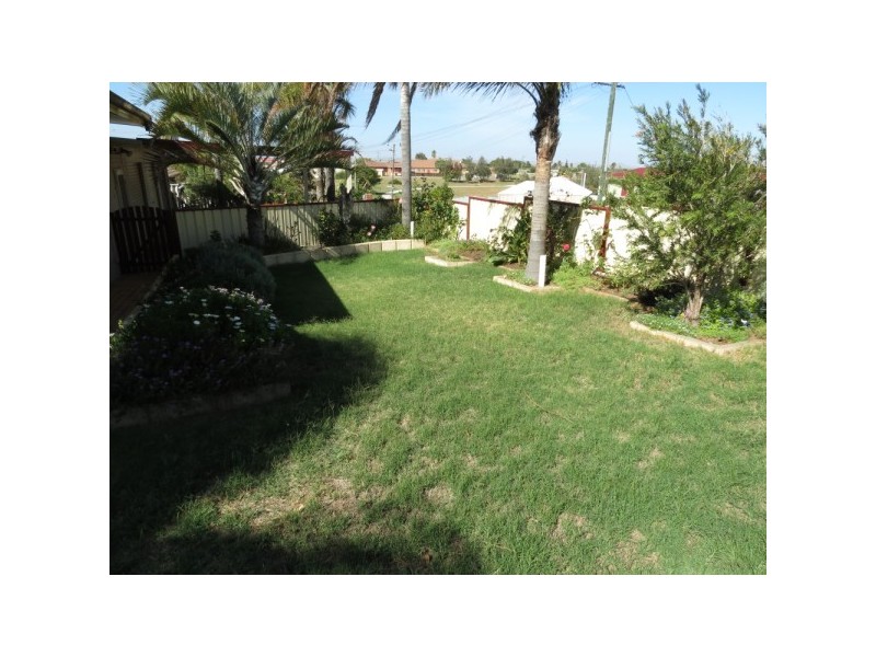 2 Jade Place, Rangeway WA 6530
