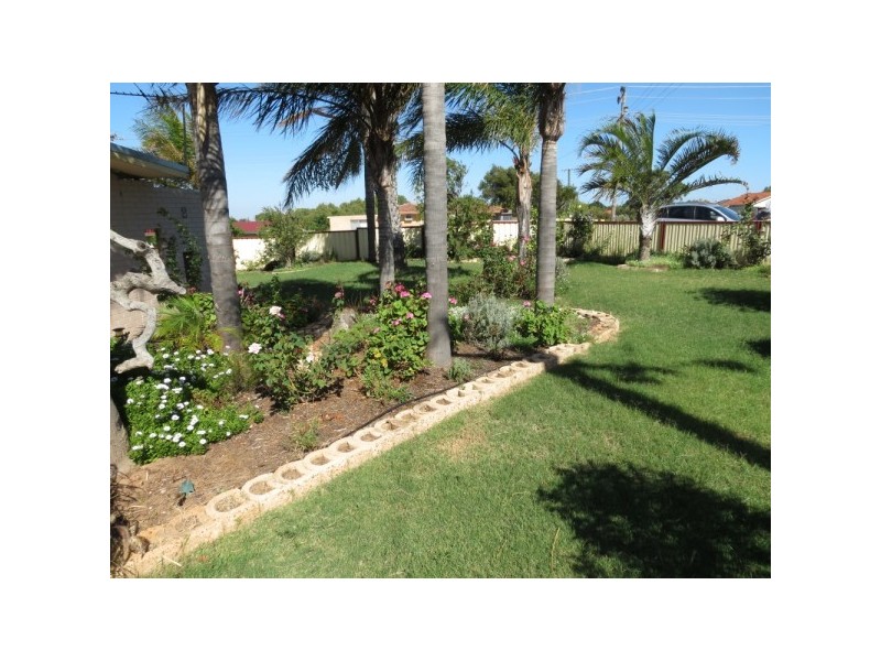 2 Jade Place, Rangeway WA 6530