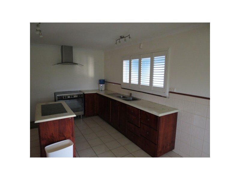 2 Jade Place, Rangeway WA 6530