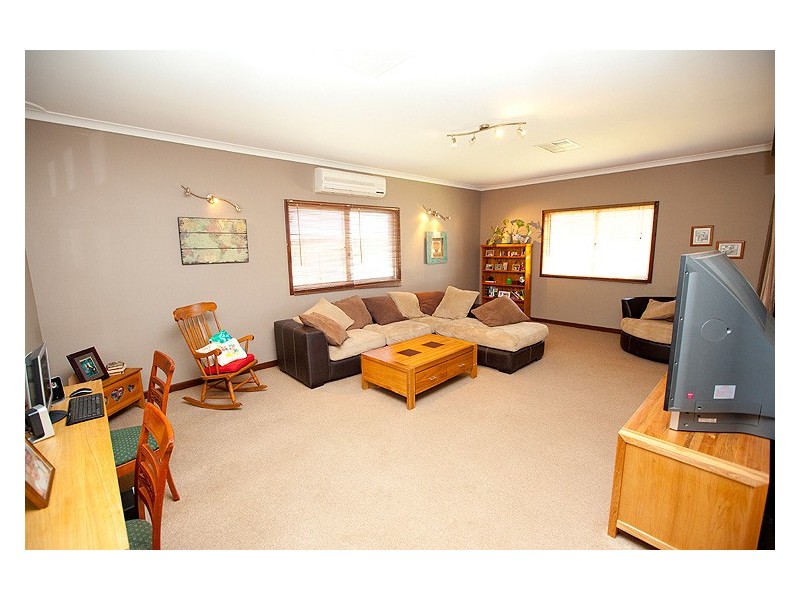 736 Chapman Rd, Glenfield WA 6532