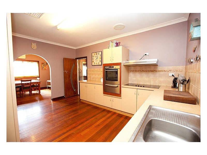 736 Chapman Rd, Glenfield WA 6532