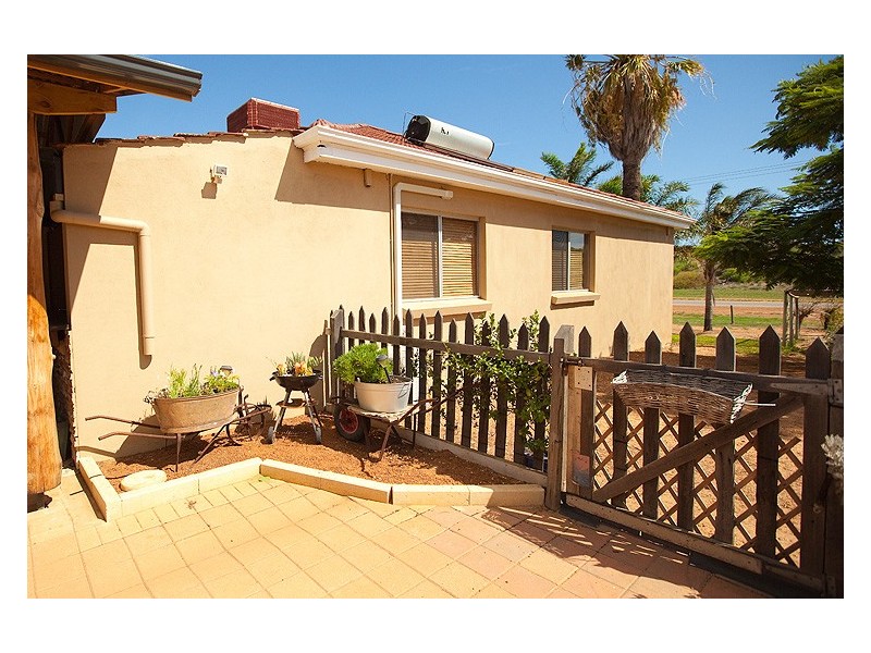 736 Chapman Rd, Glenfield WA 6532