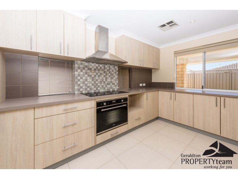 9 Shamrock Street, Wandina WA 6530