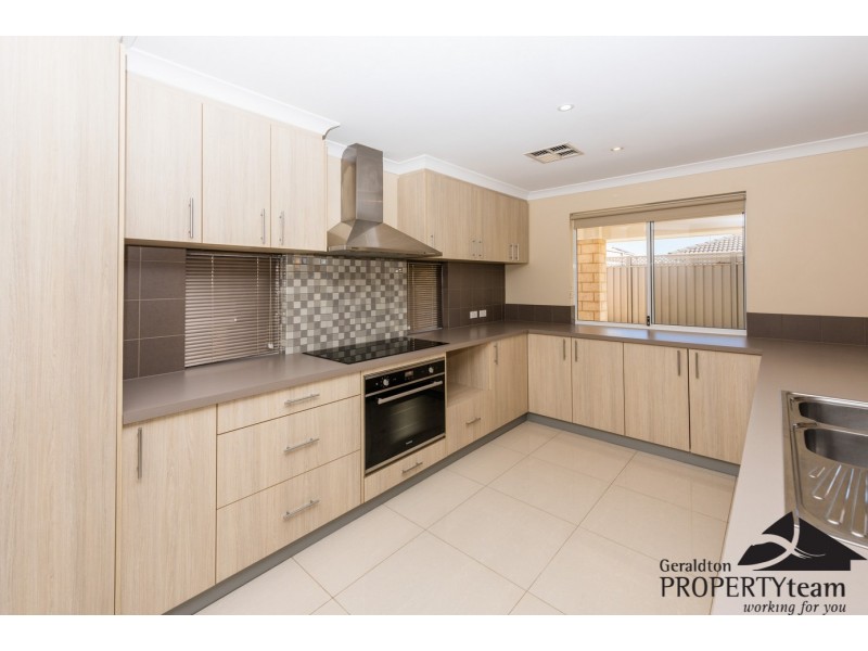 9 Shamrock Street, Wandina WA 6530