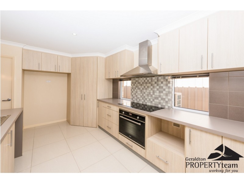 9 Shamrock Street, Wandina WA 6530