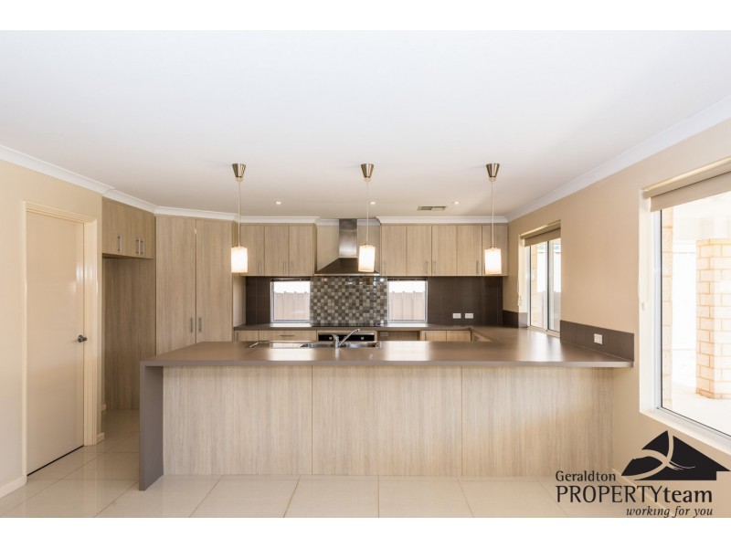 9 Shamrock Street, Wandina WA 6530