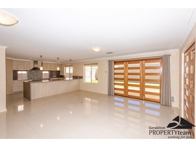 9 Shamrock Street, Wandina WA 6530