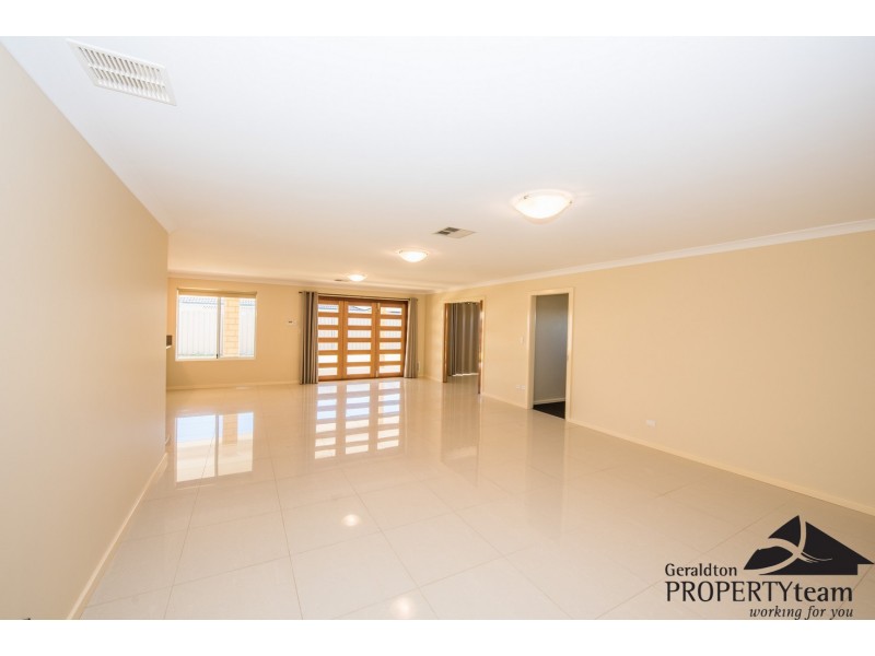 9 Shamrock Street, Wandina WA 6530