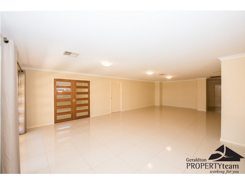 9 Shamrock Street, Wandina WA 6530