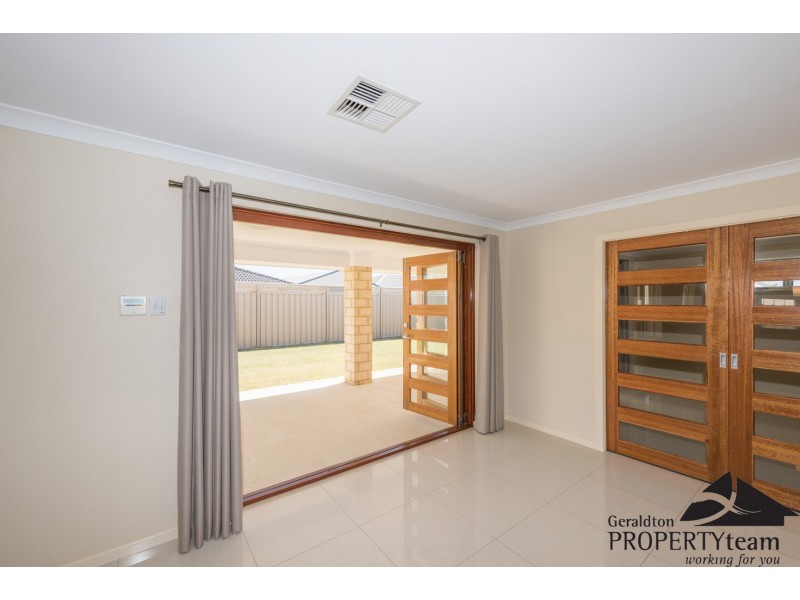 9 Shamrock Street, Wandina WA 6530