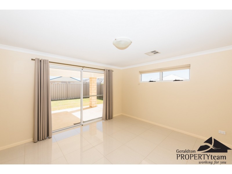 9 Shamrock Street, Wandina WA 6530