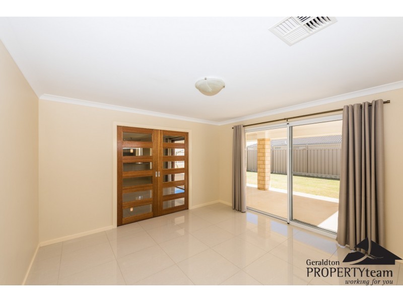 9 Shamrock Street, Wandina WA 6530