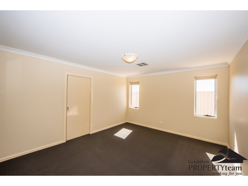 9 Shamrock Street, Wandina WA 6530