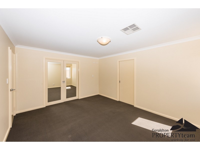 9 Shamrock Street, Wandina WA 6530