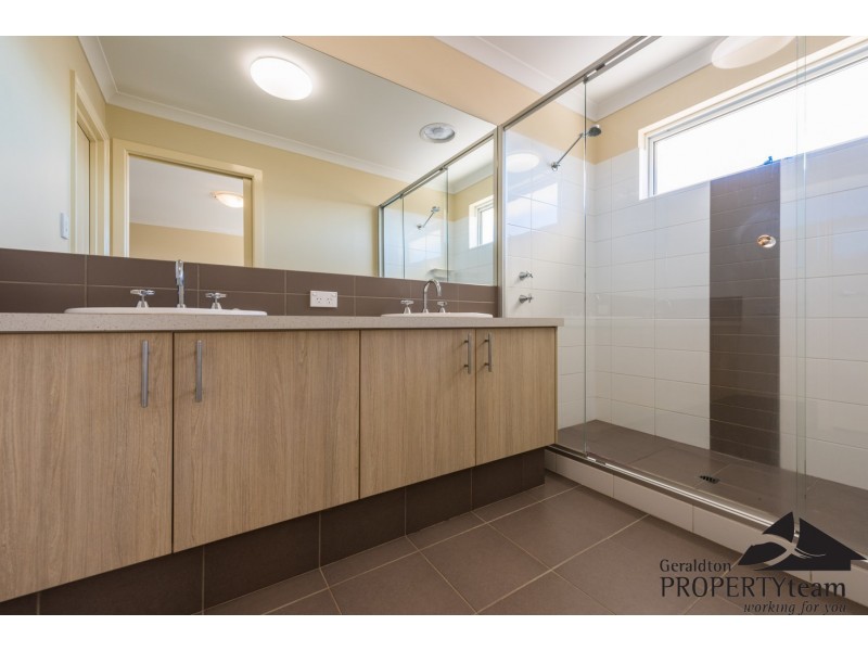 9 Shamrock Street, Wandina WA 6530