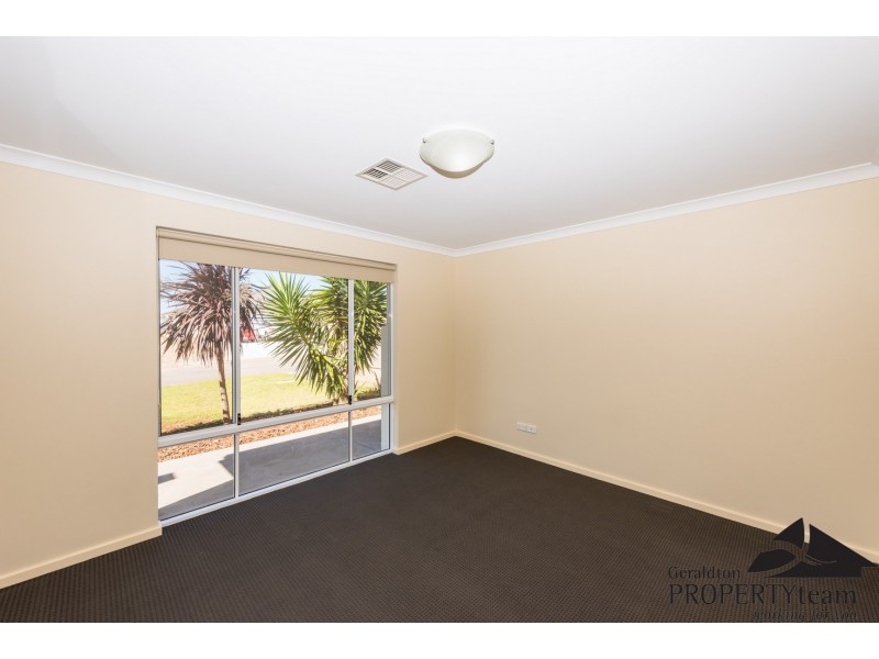 9 Shamrock Street, Wandina WA 6530
