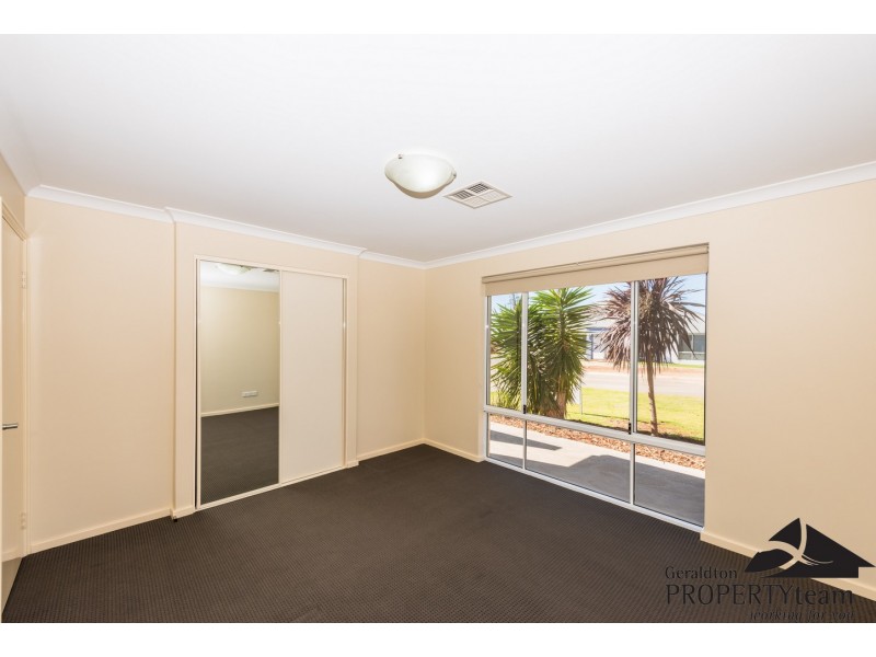 9 Shamrock Street, Wandina WA 6530