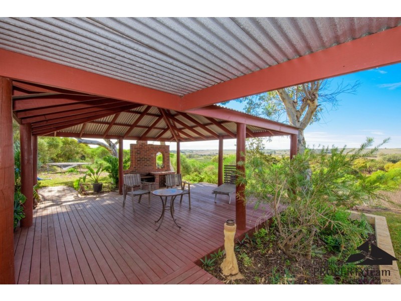 1443 Company Road, Greenough WA 6532