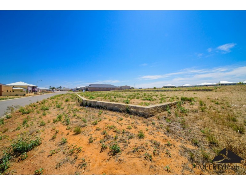 2 Highland Loop, Wandina WA 6530