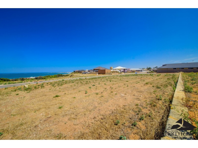 2 Highland Loop, Wandina WA 6530