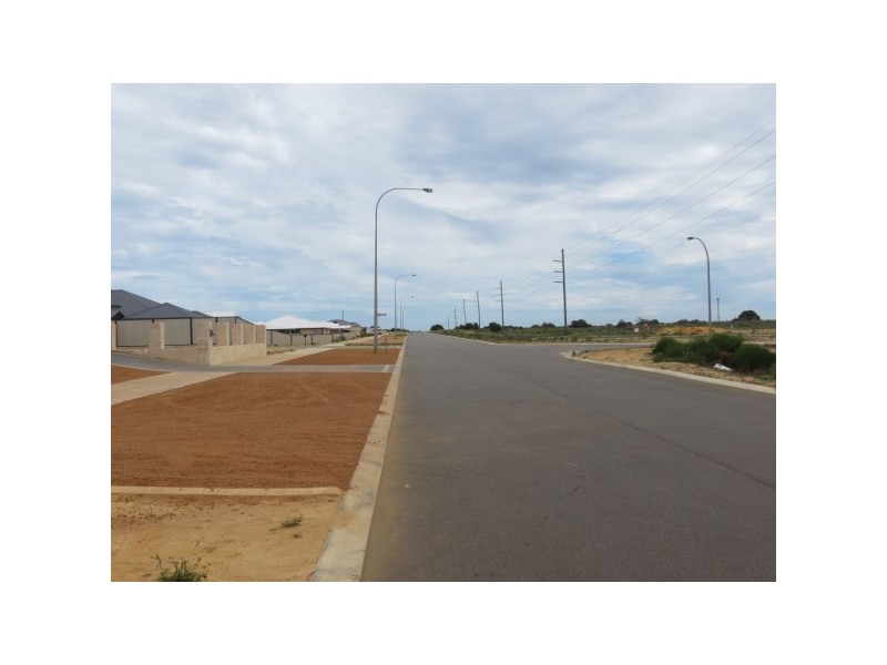 27 Strathalbyn Road, Strathalbyn WA 6530