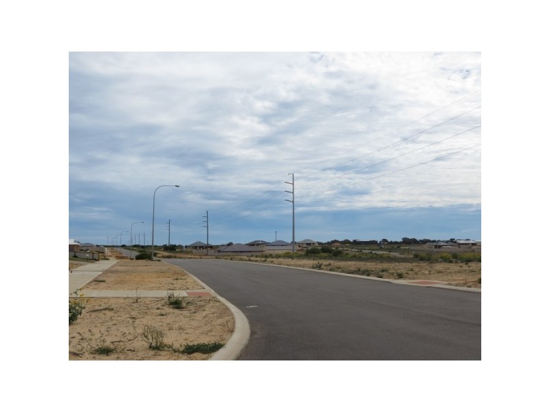 27 Strathalbyn Road, Strathalbyn WA 6530