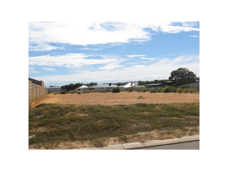 9 Reef Boulevard, Drummond Cove WA 6532