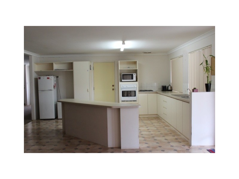 11 Bellimos Drive, Wandina WA 6530