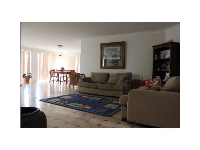 11 Bellimos Drive, Wandina WA 6530