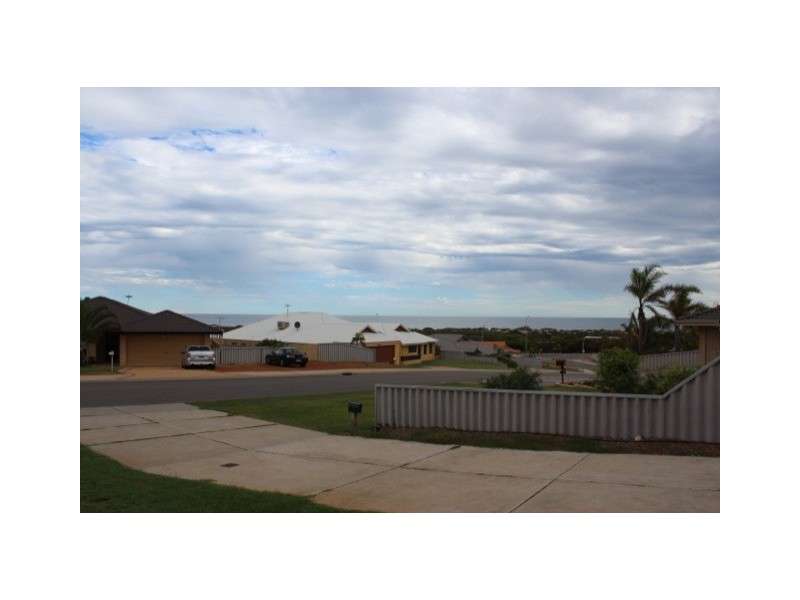 11 Bellimos Drive, Wandina WA 6530