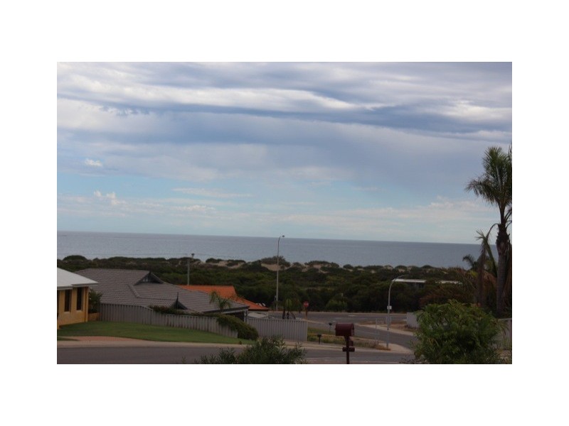 11 Bellimos Drive, Wandina WA 6530