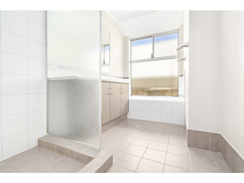 5 Flavio Crescent, Wandina WA 6530