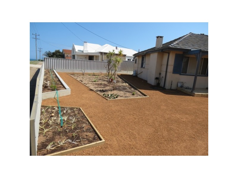 2/2 Catherine Street, Bluff Point WA 6530