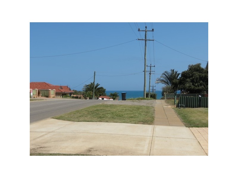 2/2 Catherine Street, Bluff Point WA 6530