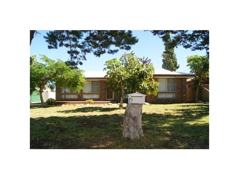 19 Hale Street, Rangeway WA 6530