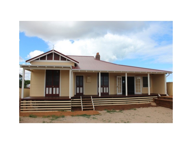 32 Bayly Street, Geraldton WA 6530