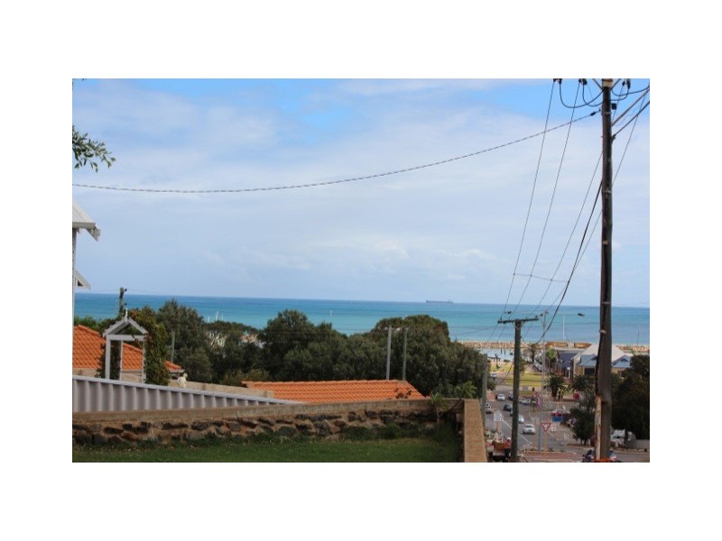 32 Bayly Street, Geraldton WA 6530