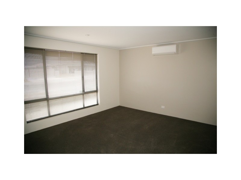 52 Derna Parade, Wandina WA 6530