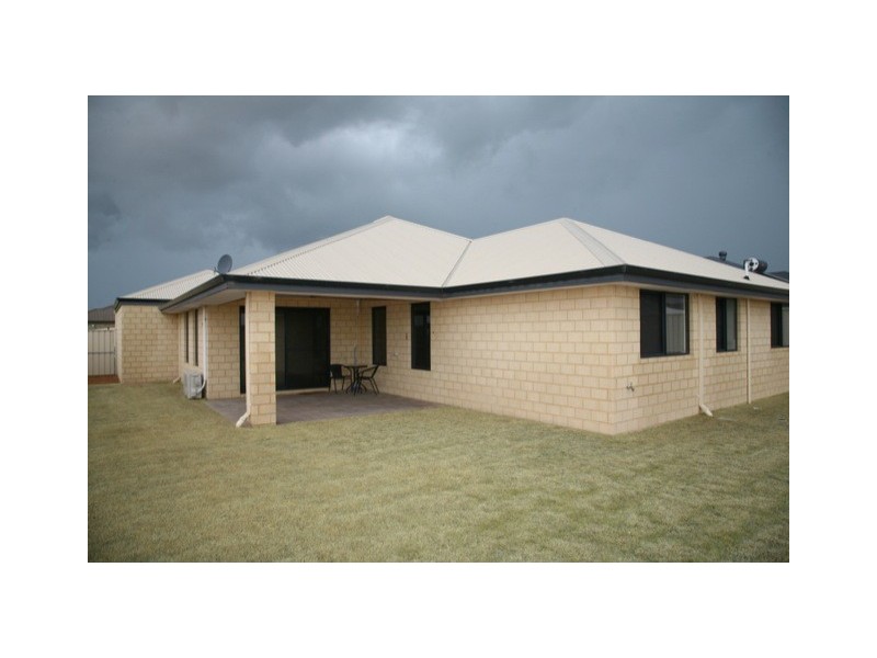 52 Derna Parade, Wandina WA 6530