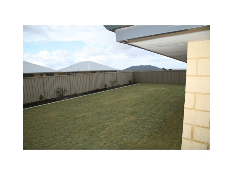 52 Derna Parade, Wandina WA 6530