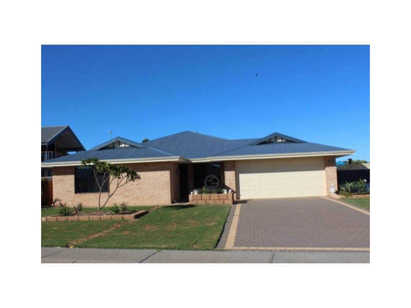 18 Waterfront Circle, Drummond Cove WA 6532