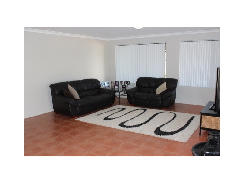 18 Waterfront Circle, Drummond Cove WA 6532